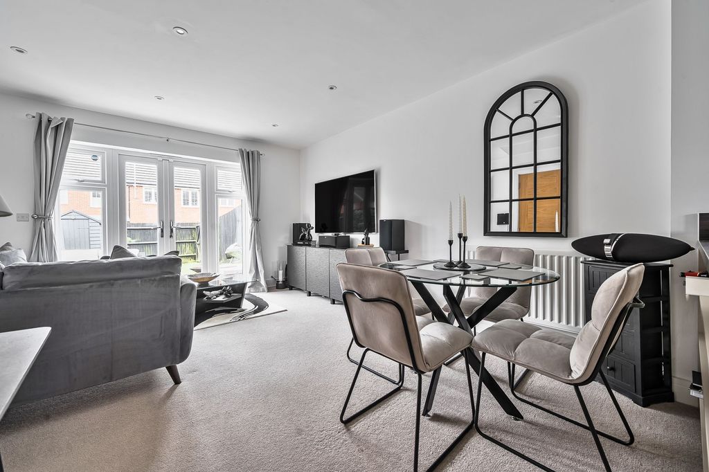 Property photo 2 of 18