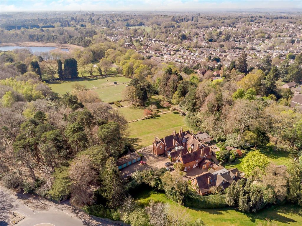 Property photo 2 of 12