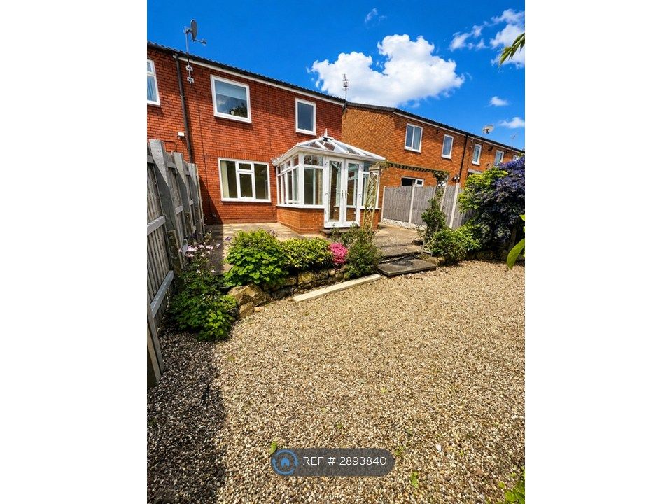 Property photo 3 of 14 Private Low Maintenance Garden