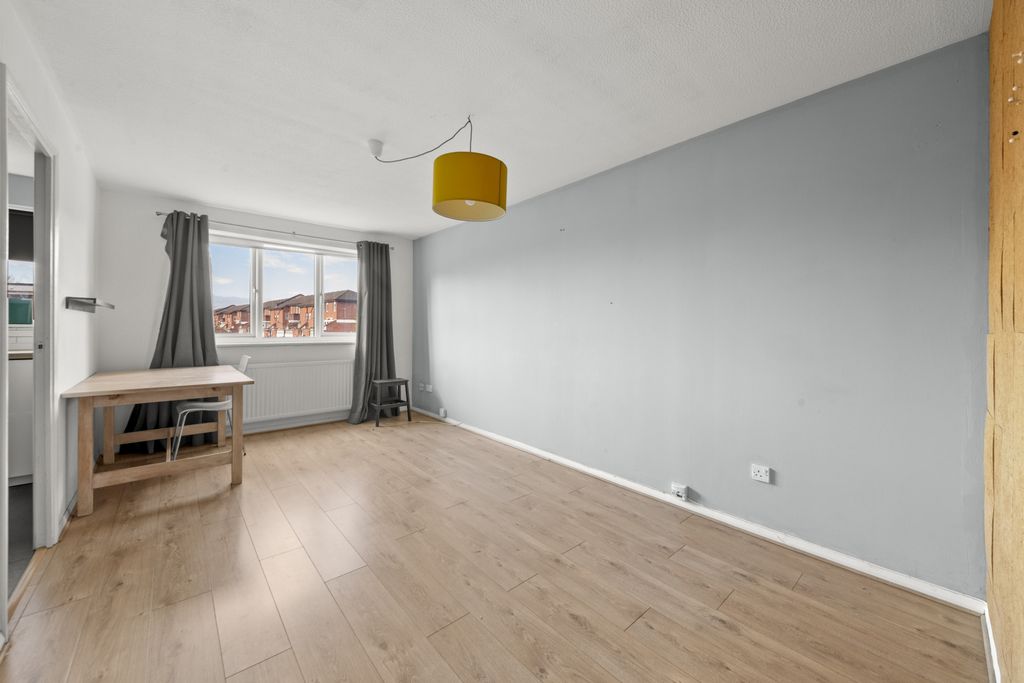 Property photo 2 of 14 Photo 5