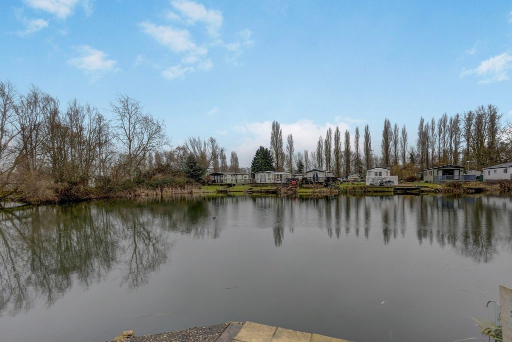 Property photo 1 of 20 Pbox-Img.Jpg