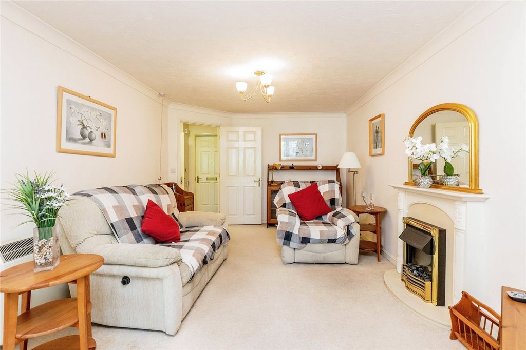 Property photo 2 of 10