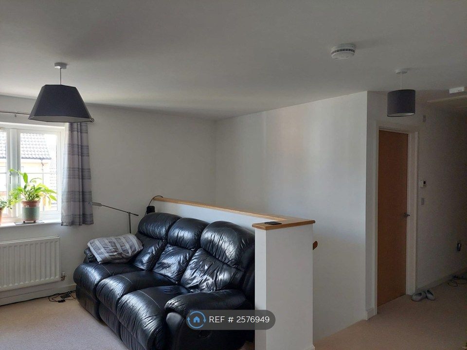 Property photo 3 of 7 Lounge