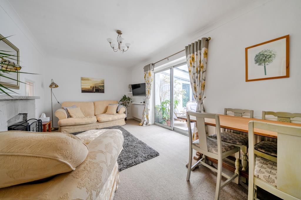 Property photo 2 of 20 Living Room