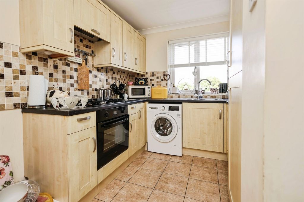 Property photo 3 of 16