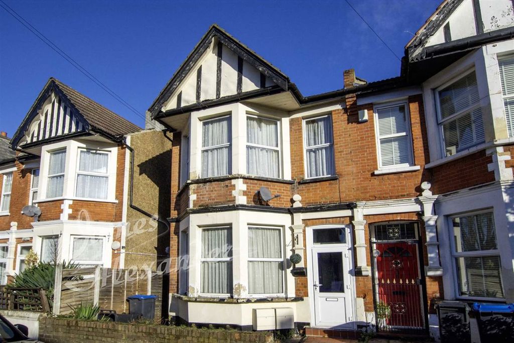 Property photo 1 of 8