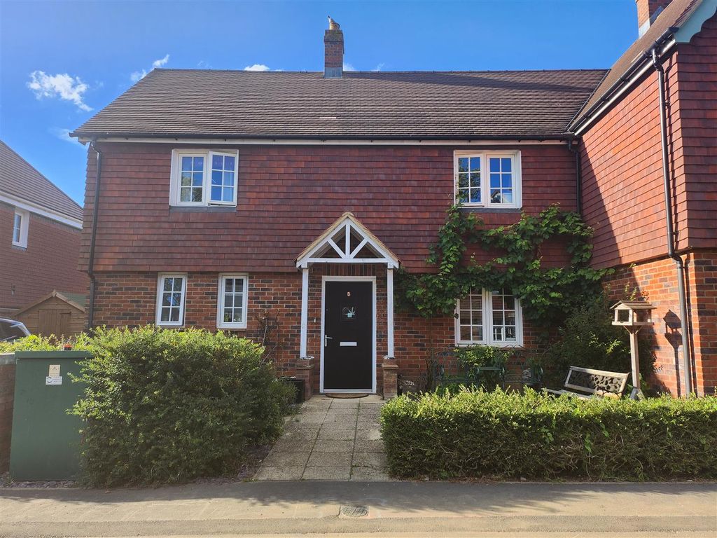 Property photo 1 of 12 Castlefield