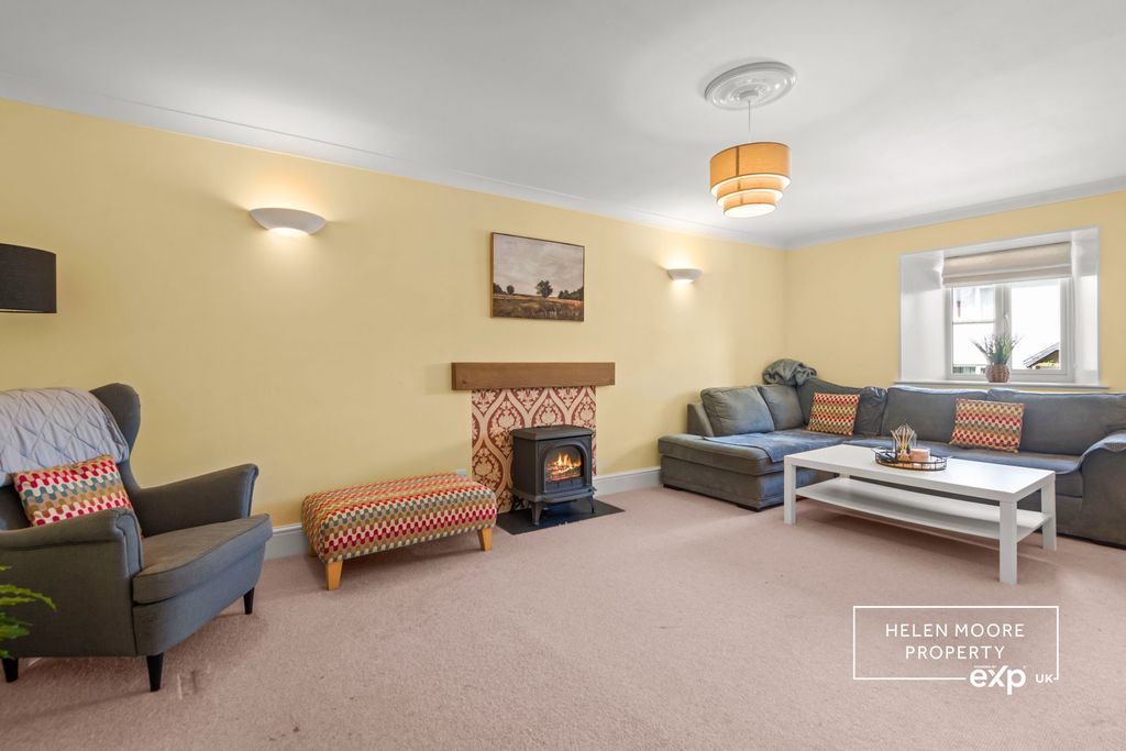 Property photo 2 of 12