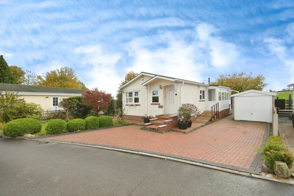 Property photo 1 of 19 Front 02.Jpg