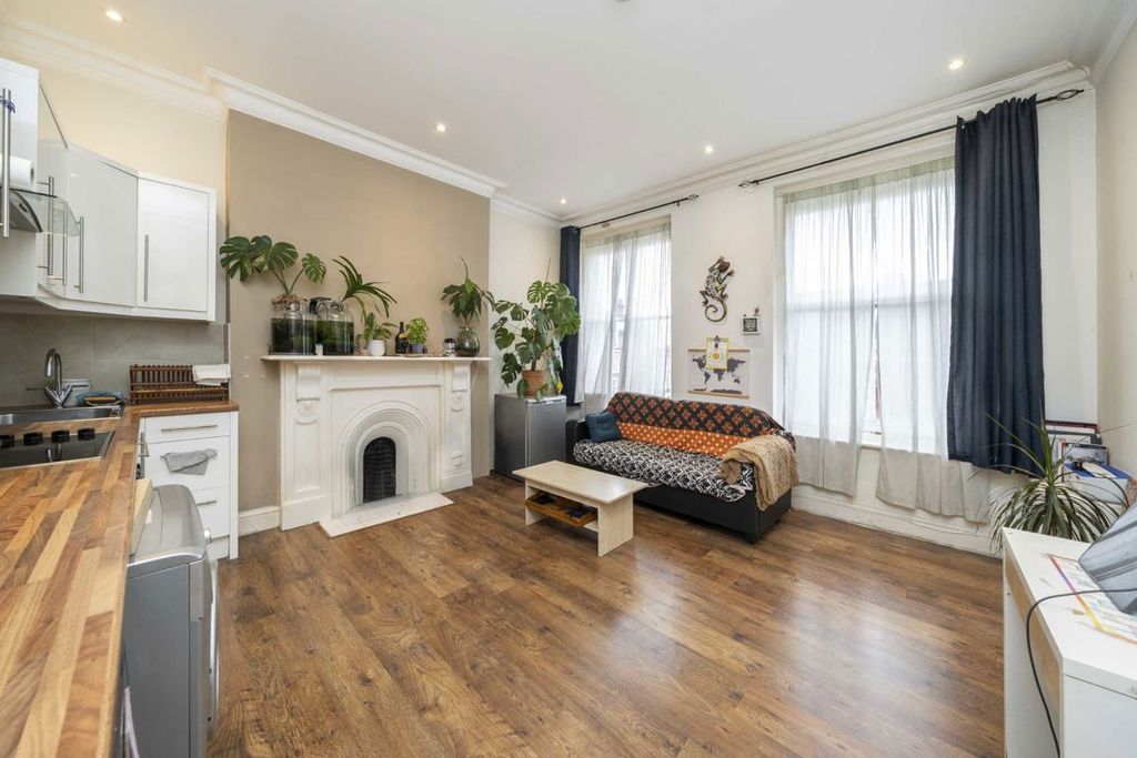 Property photo 1 of 5