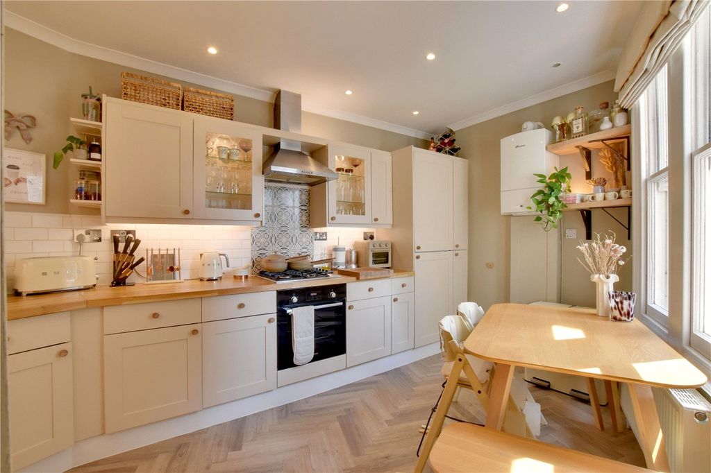 Property photo 1 of 34 Picture No. 06