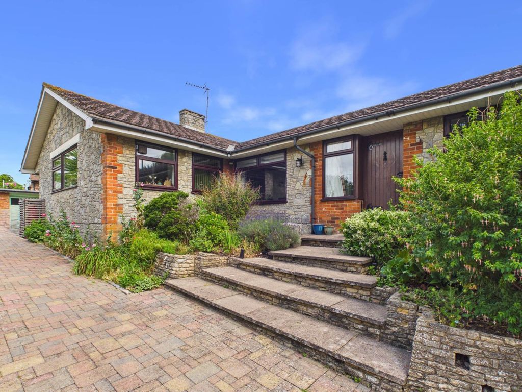 Property photo 1 of 31