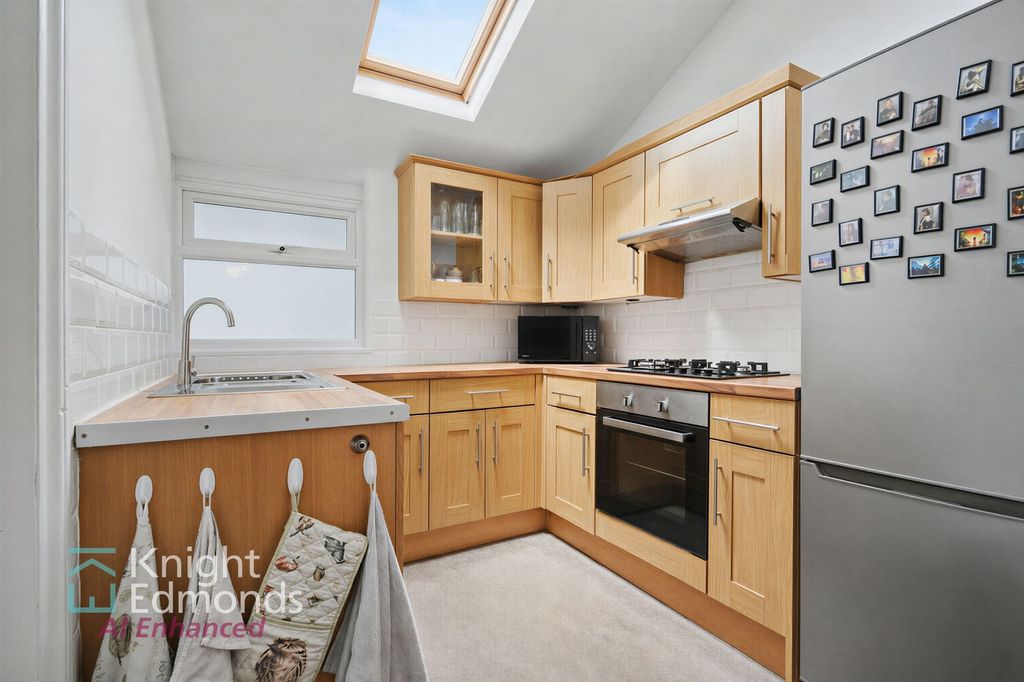 Property photo 2 of 14 Kitchen