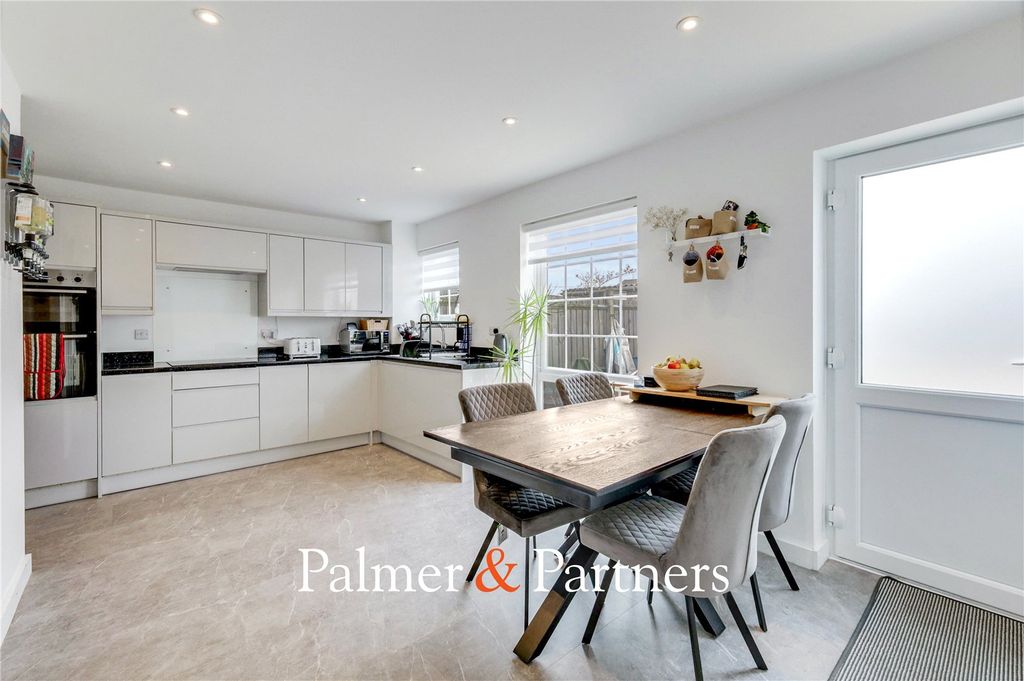 Property photo 2 of 17 Picture No. 10