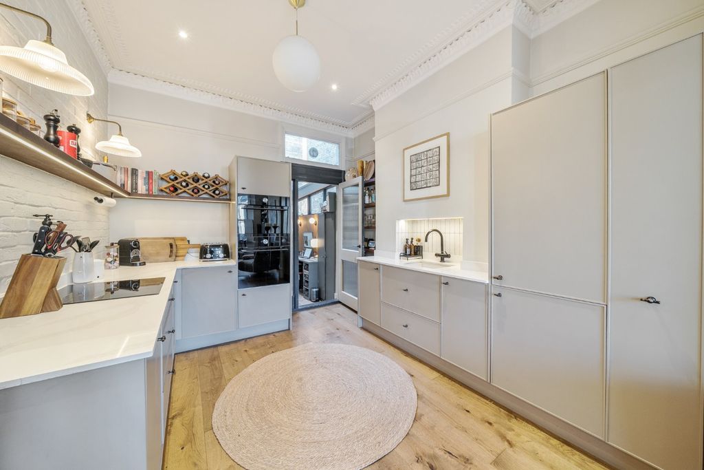 Property photo 3 of 24 Picture No. 44