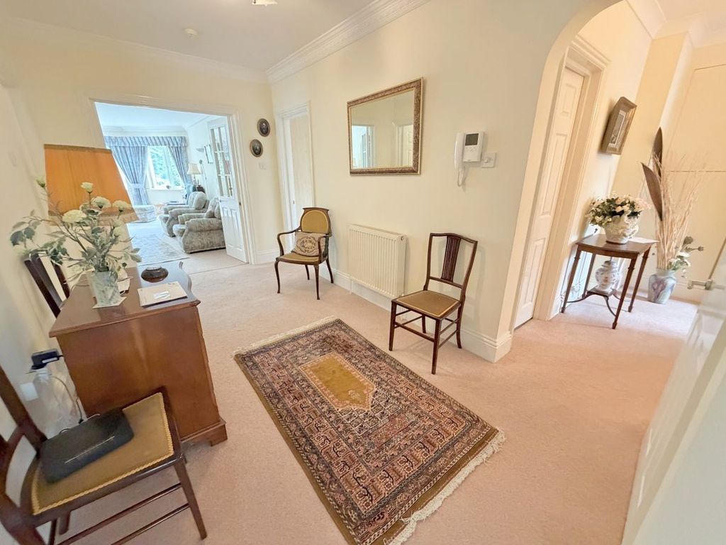Property photo 2 of 29