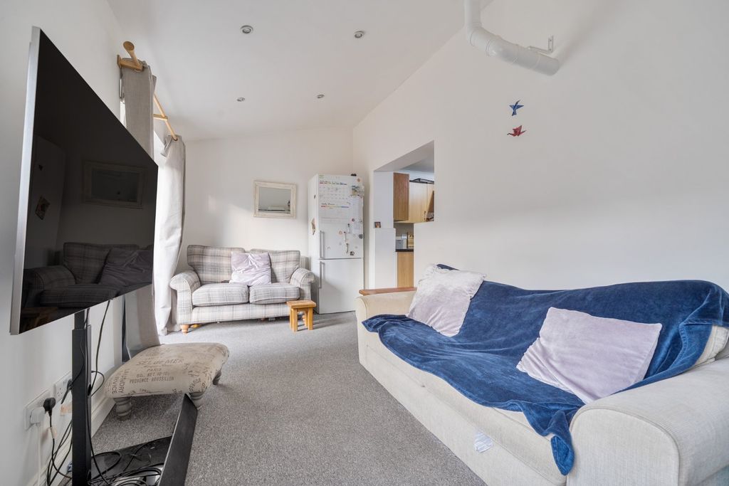 Property photo 3 of 10 Picture No. 01