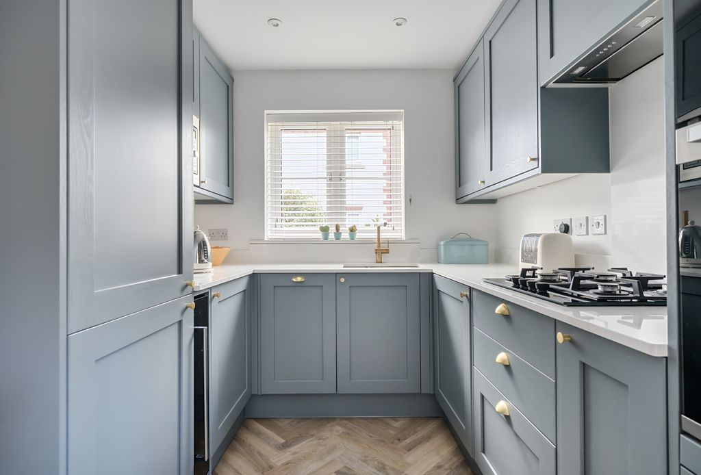 Property photo 3 of 20 1364820-9-68Fb4Af...