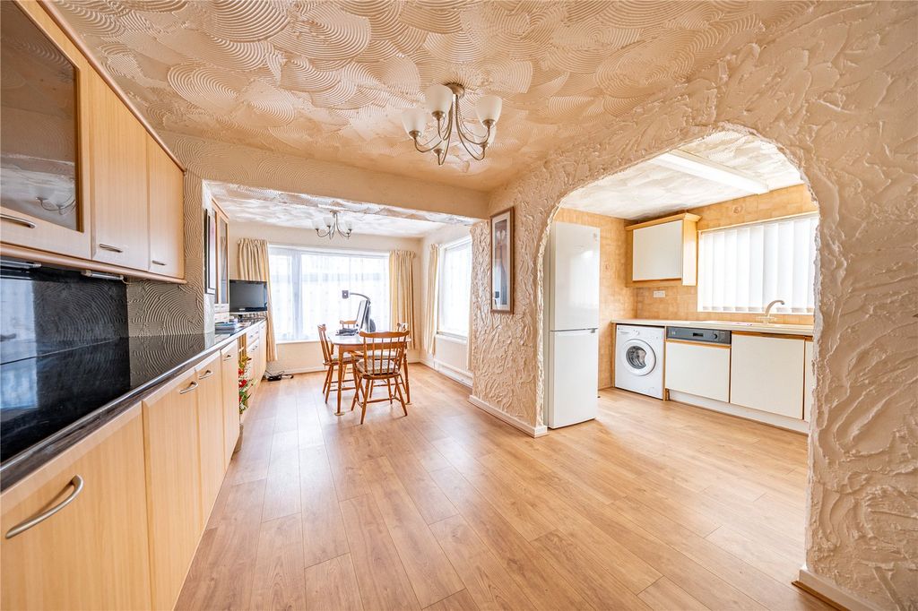 Property photo 2 of 16 Picture No. 17