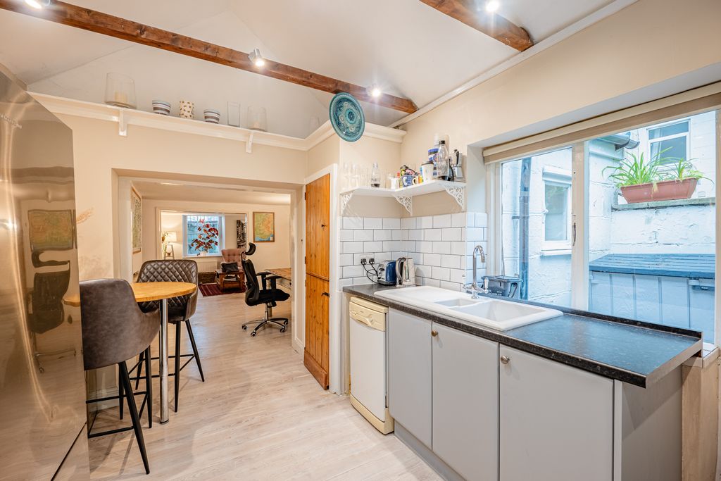 Property photo 3 of 18 Kitchen / Dining Area