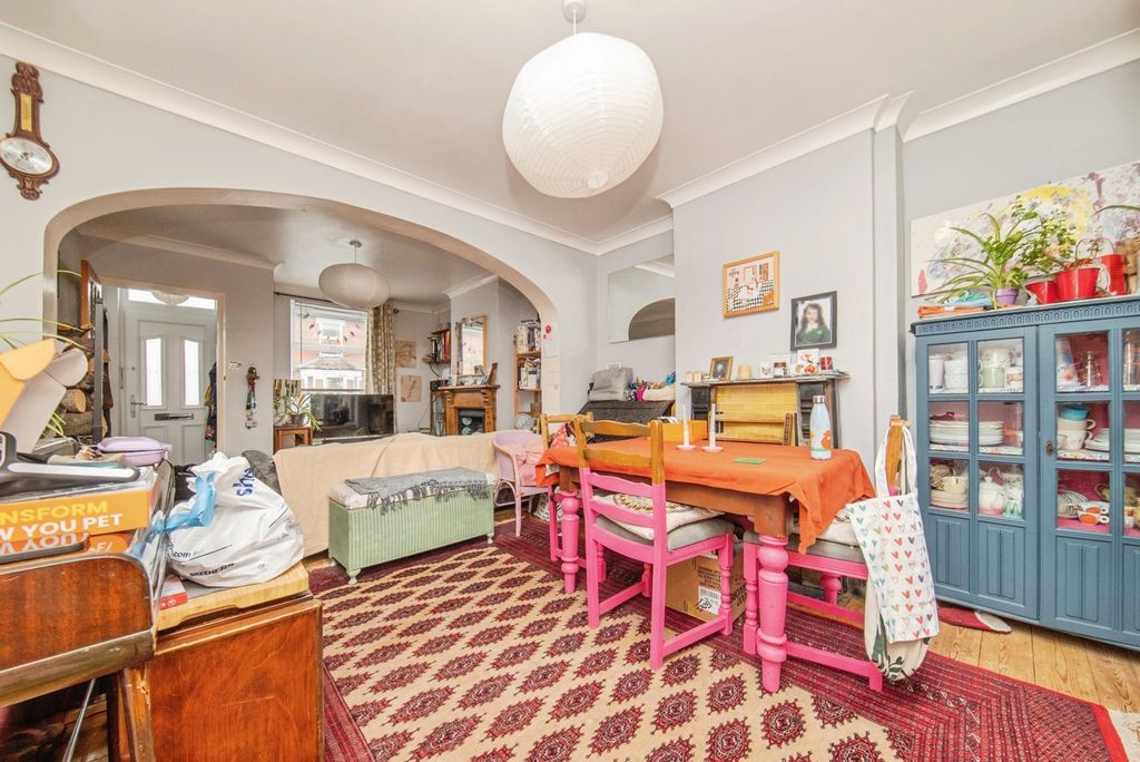 Property photo 3 of 17 Pbox-Img.Jpg