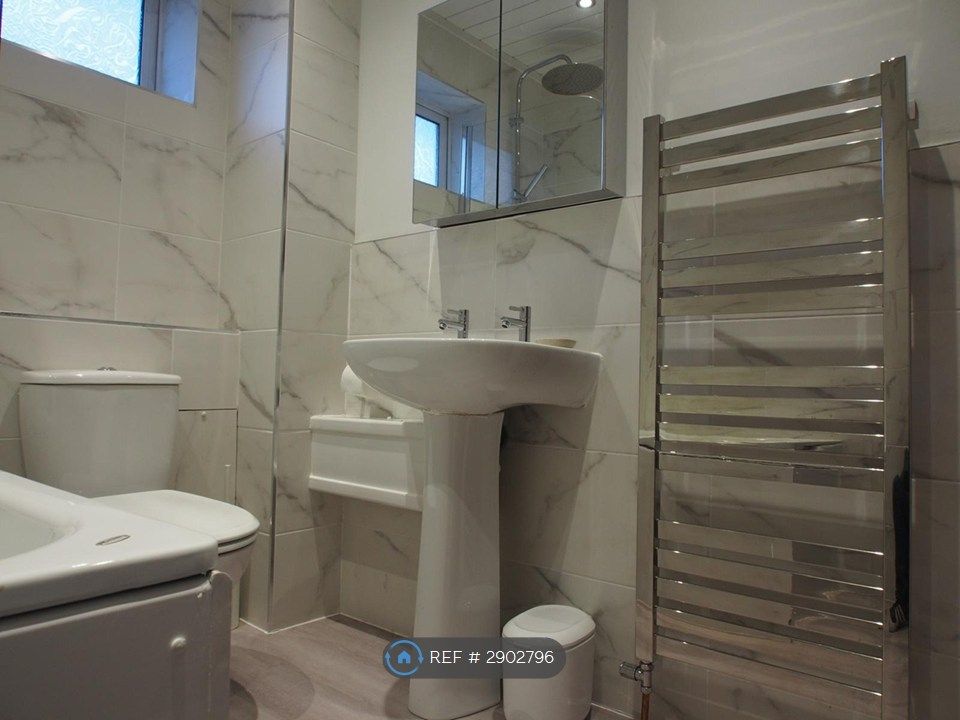 Property photo 2 of 6 Bathroom