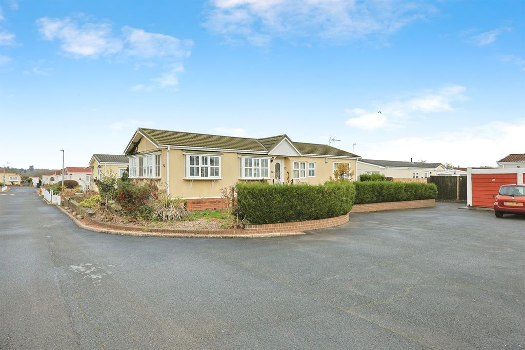 Property photo 2 of 21