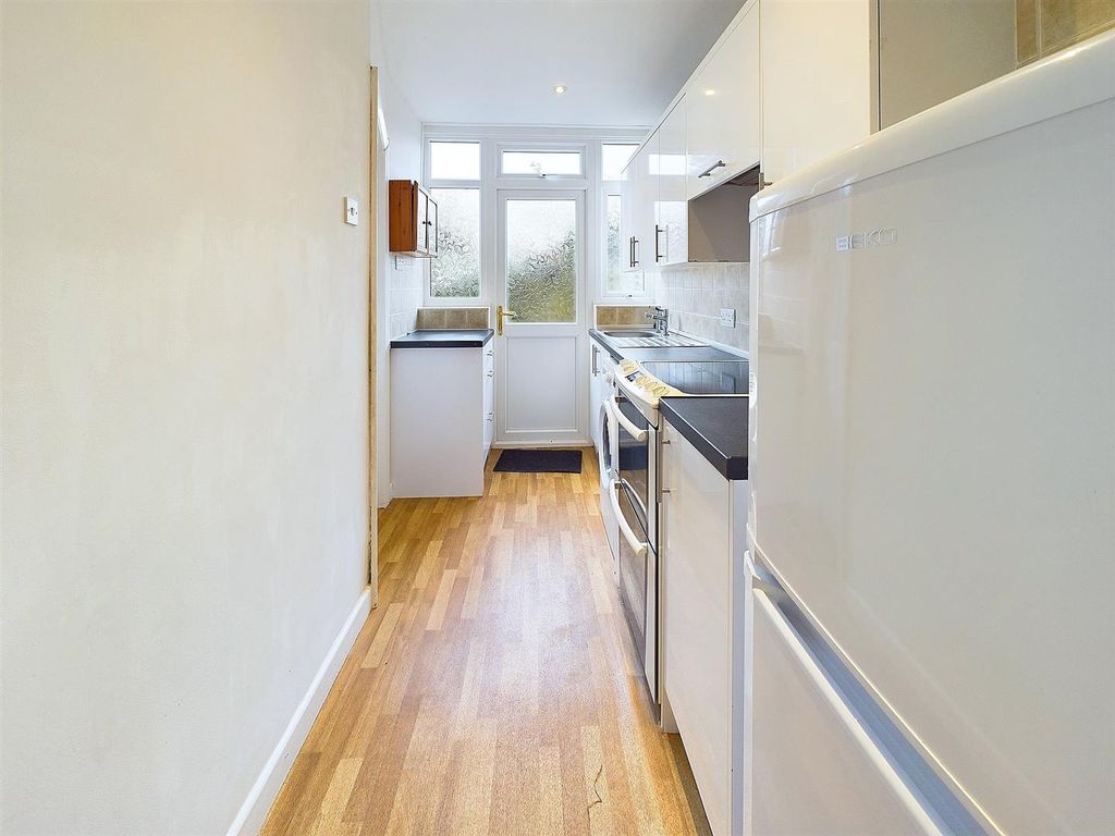 Property photo 3 of 17 Cam03736G0-Pr0063-Still004.Jpg