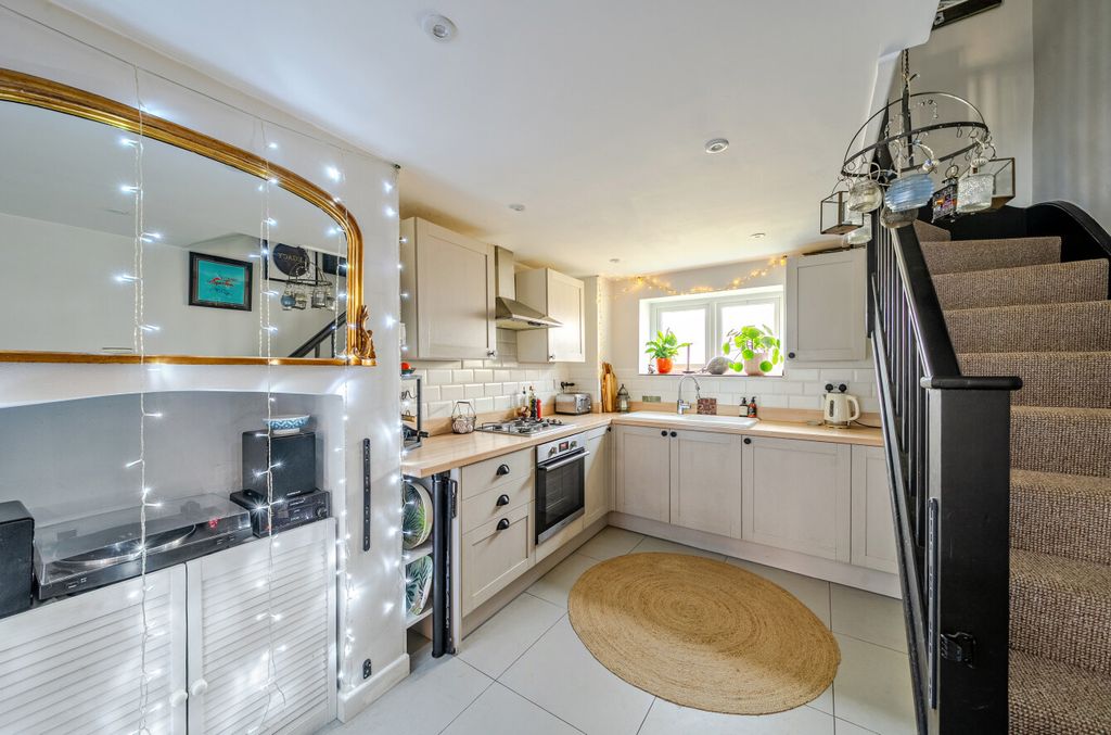Property photo 3 of 15 Kitchen