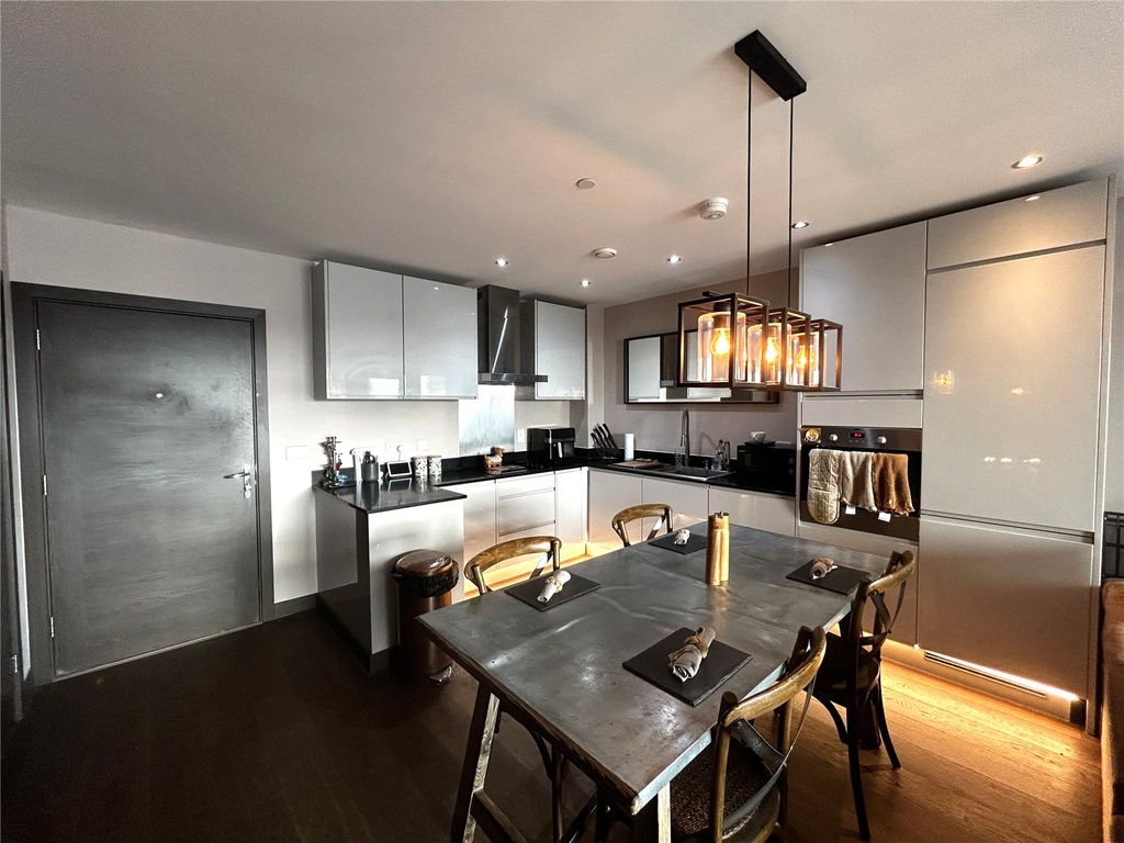 Property photo 2 of 10 Picture No. 13