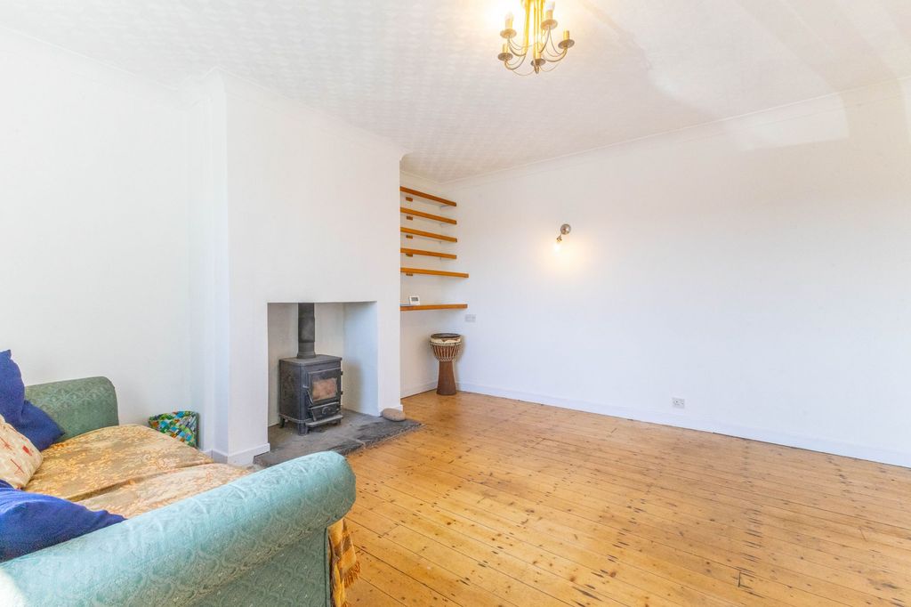 Property photo 2 of 30