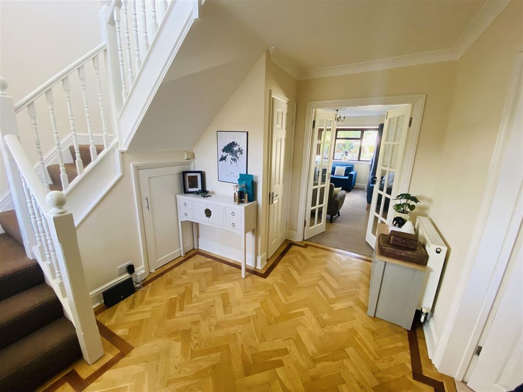 Property photo 2 of 39