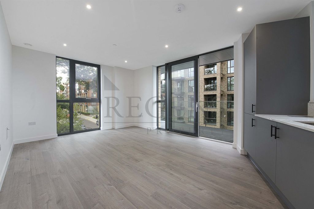 Property photo 1 of 9 Open Plan
