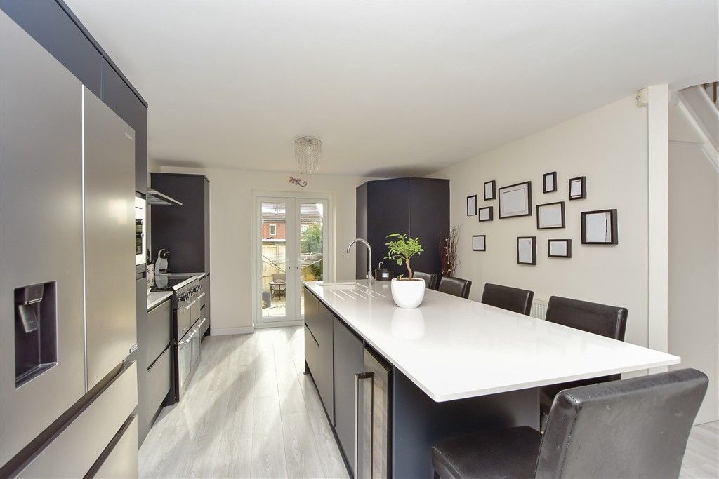 Property photo 2 of 17 Kitchen/Dining Area