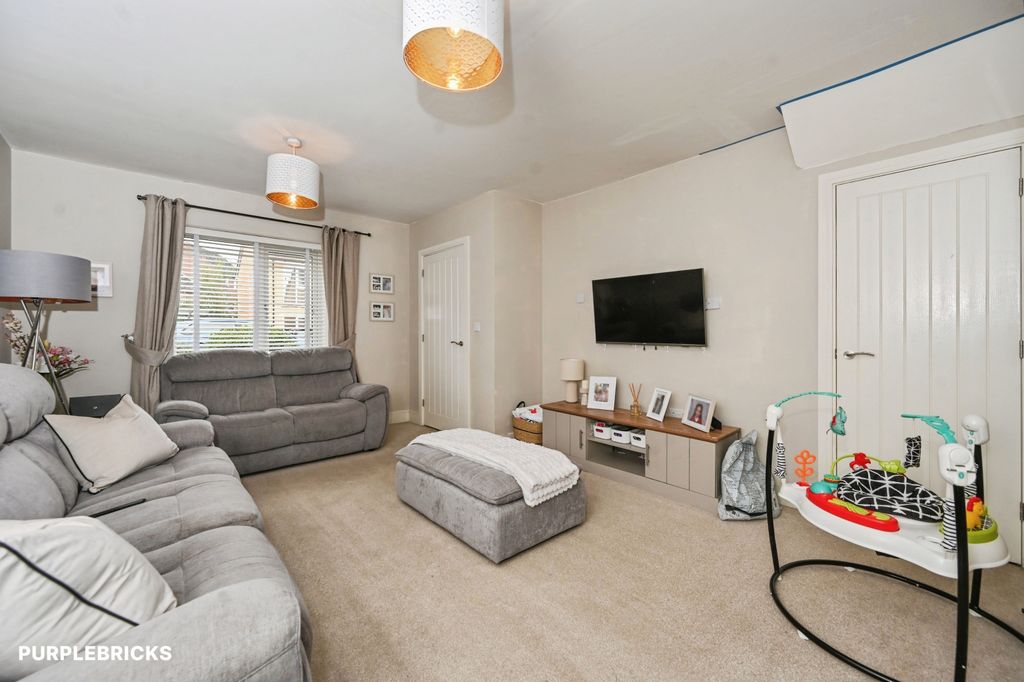 Property photo 3 of 18