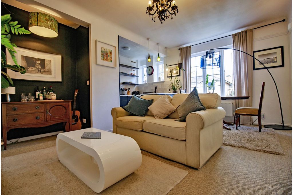 Property photo 1 of 41