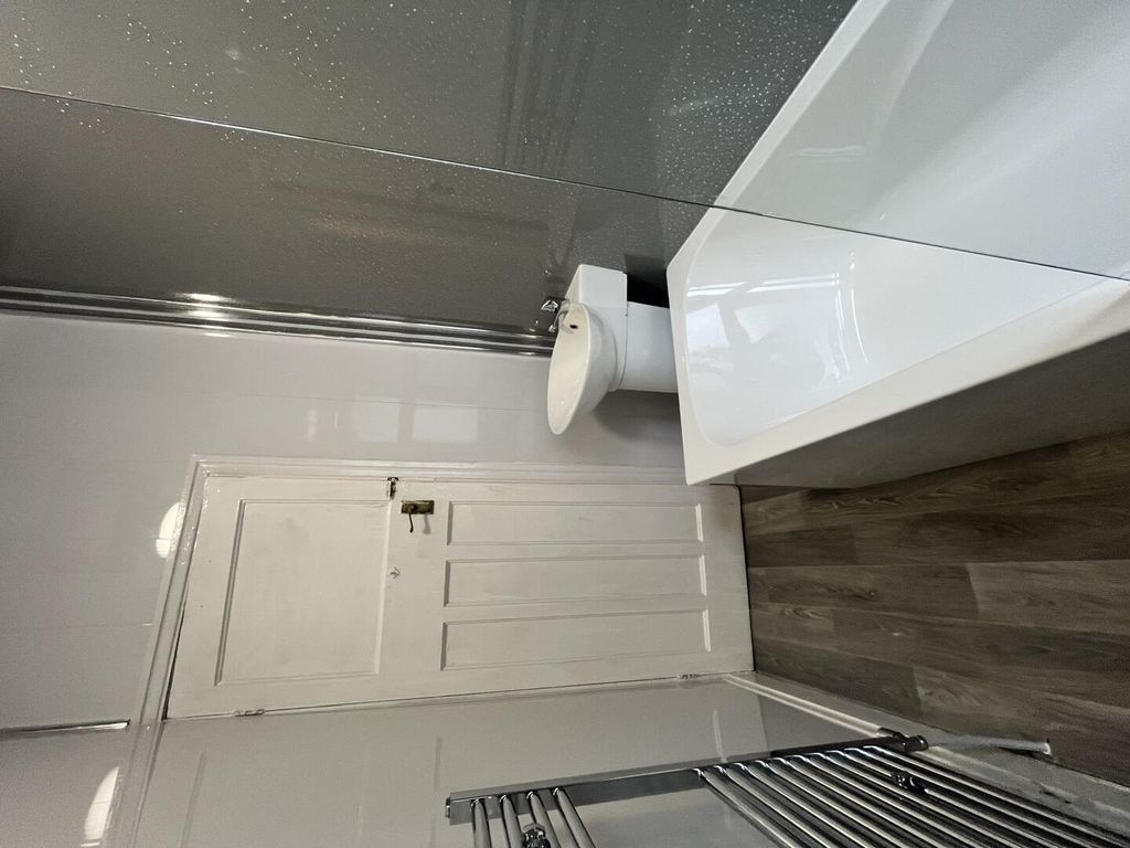 Property photo 3 of 11 Bathroom