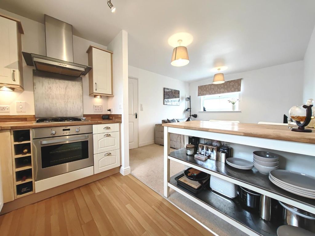 Property photo 3 of 9 1000004841.Jpg