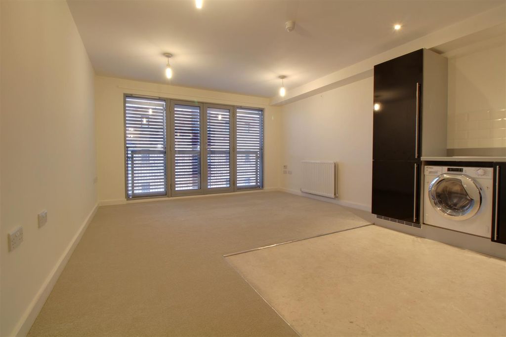 Property photo 2 of 8