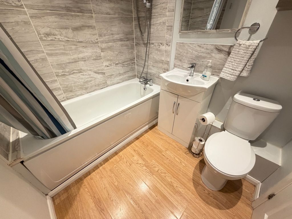 Property photo 3 of 6 5214422