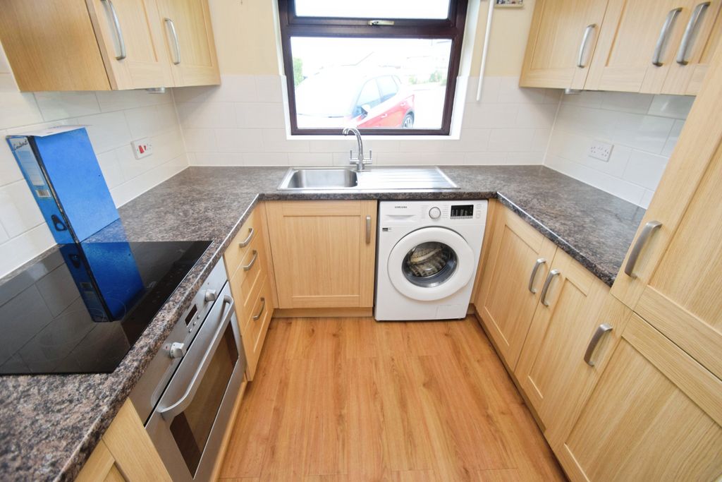 Property photo 3 of 18 23058Aad-Kitchen