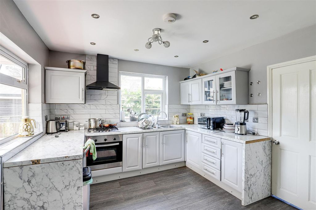 Property photo 2 of 14 6060.Jpg