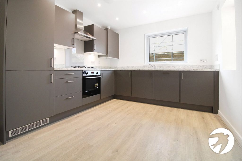 Property photo 3 of 11 Kitchen Area