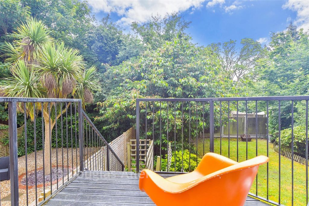 Property photo 3 of 5 Balcony / Terrace