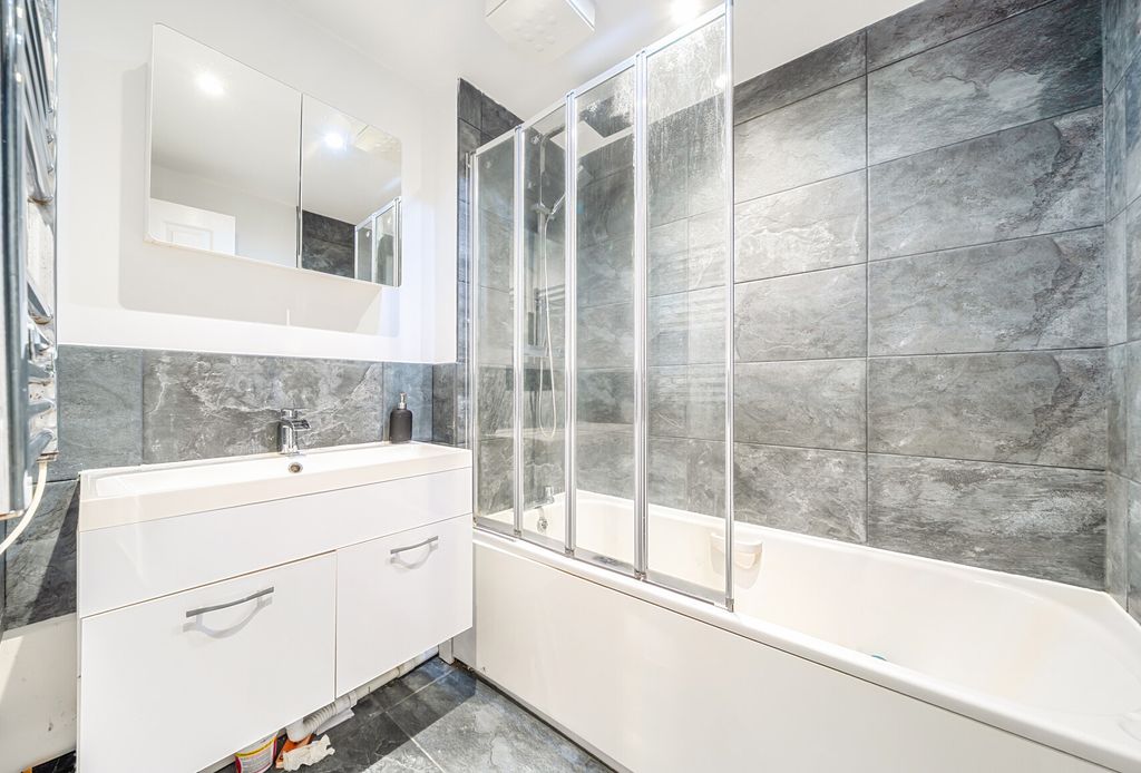 Property photo 2 of 15 1400786-4-696E415...