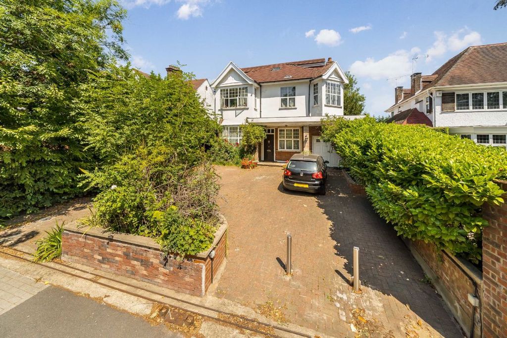 Property photo 1 of 5