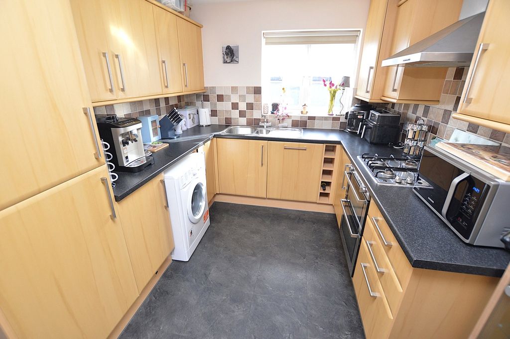 Property photo 3 of 10 Kitchen/Diner