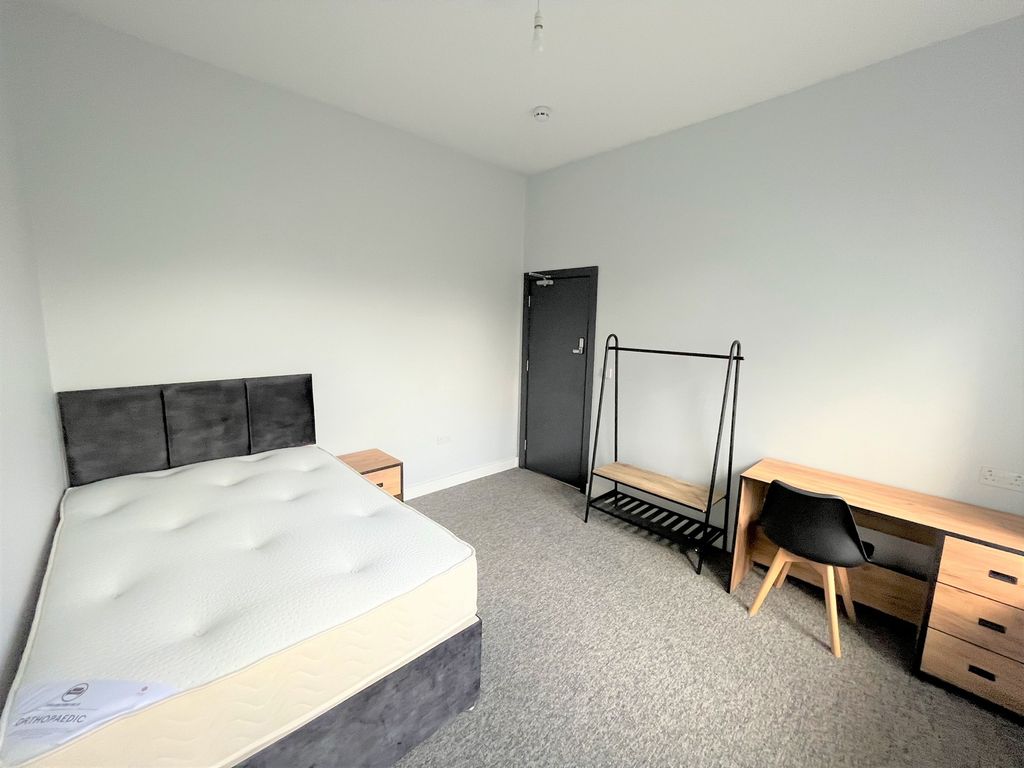 Property photo 2 of 20 A Spacious And Well-Lit Double Bedroom, Perfect Fo...