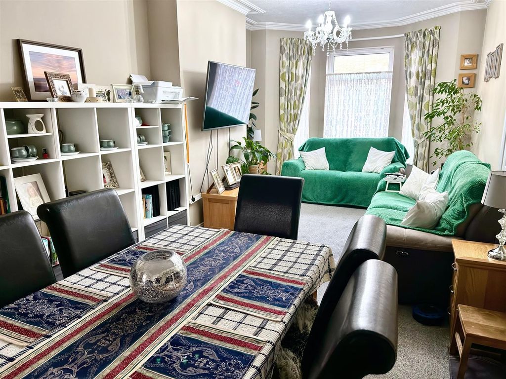 Property photo 2 of 12 Lounge Diner.Jpg