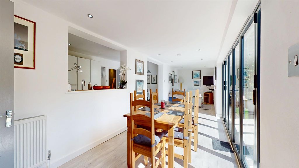 Property photo 2 of 16 Dining Room/Sitting Room